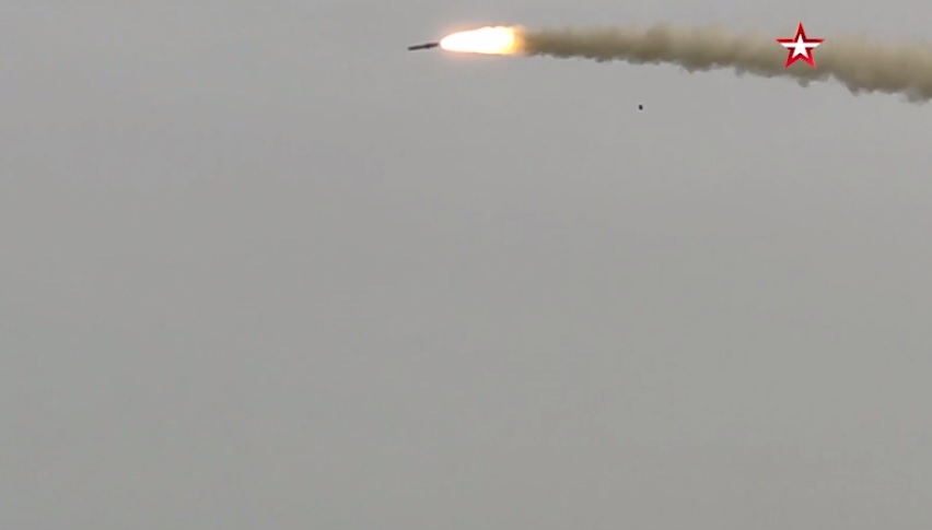 белгород упала ракета июль 2022. след в небе от ракеты пво. белгородская область ракеты. ракеты над воронежской областью. ракеты над воронежской областью.