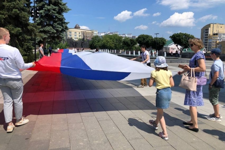Воронежские единороссы отметили День России патриотическими акциями по всему региону
