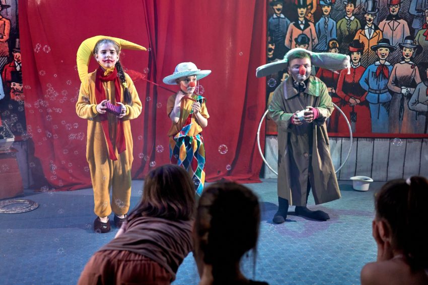 Детям Донбасса предложили бесплатно заниматься в Воронежской цирковой студии