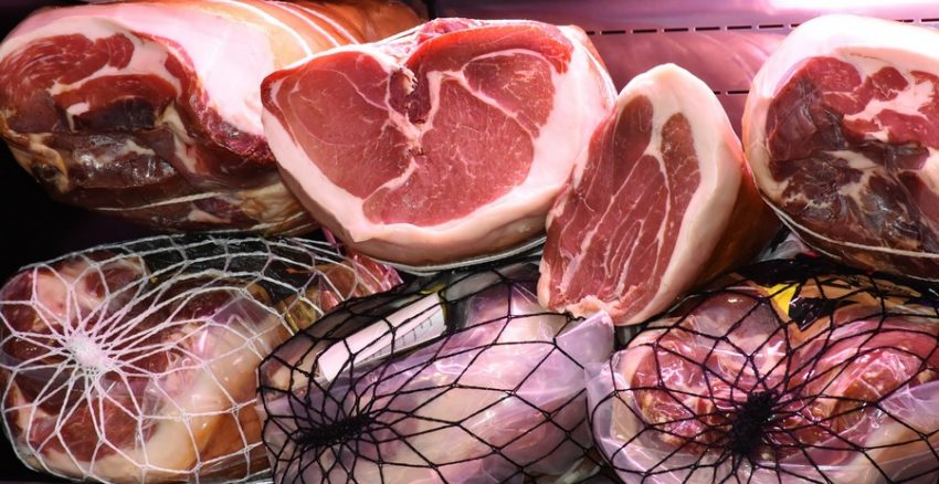 На 100 тысяч рублей оштрафовали гипермаркет «О'кей» за нарушения требований к хранению мяса