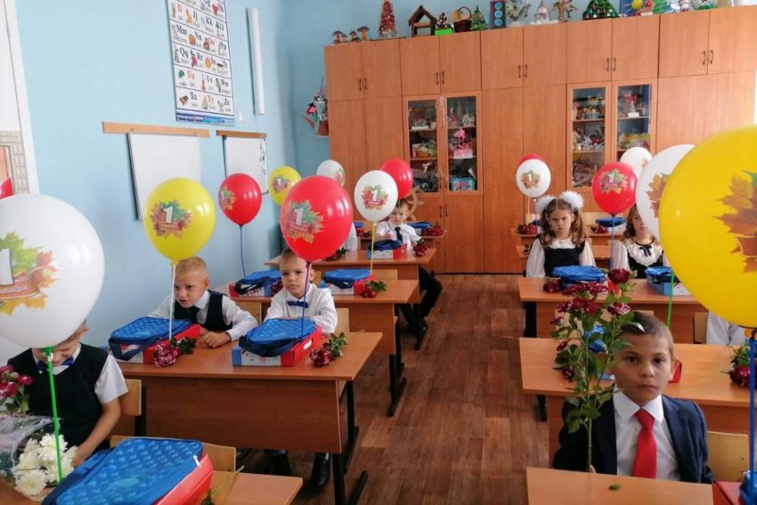 Единая Россия поздравила школьников региона с Днем знаний