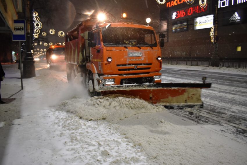 Более 1000 единиц дорожной техники привлекут для уборки снега в Воронежской области