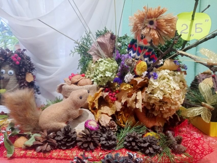 В Воронеже школьники организовали сезонную выставку декоративно-прикладного творчества
