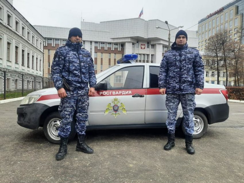 Находящегося в федеральном розыске пьяного дебошира задержали Воронежские росгвардей