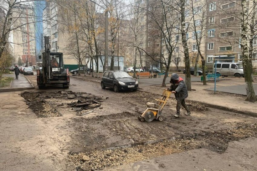 В Единой России оказали содействие в ремонте дороги во дворе дома на Московском проспекте