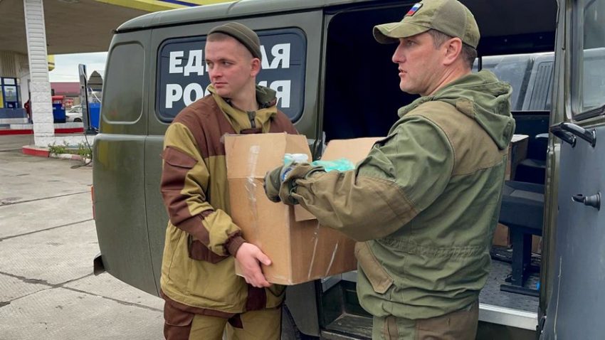 Единая Россия в Херсонской области доставила партию гуманитарной помощи воронежским бойцам