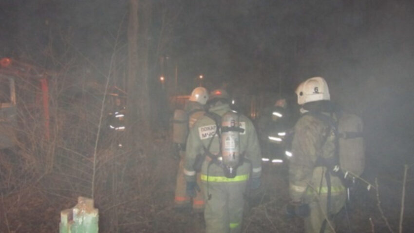 Мужчина пострадал в Воронеже во время пожара в подвале многоквартирного дома