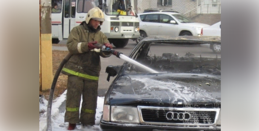 Утром в Воронеже сгорела Audi