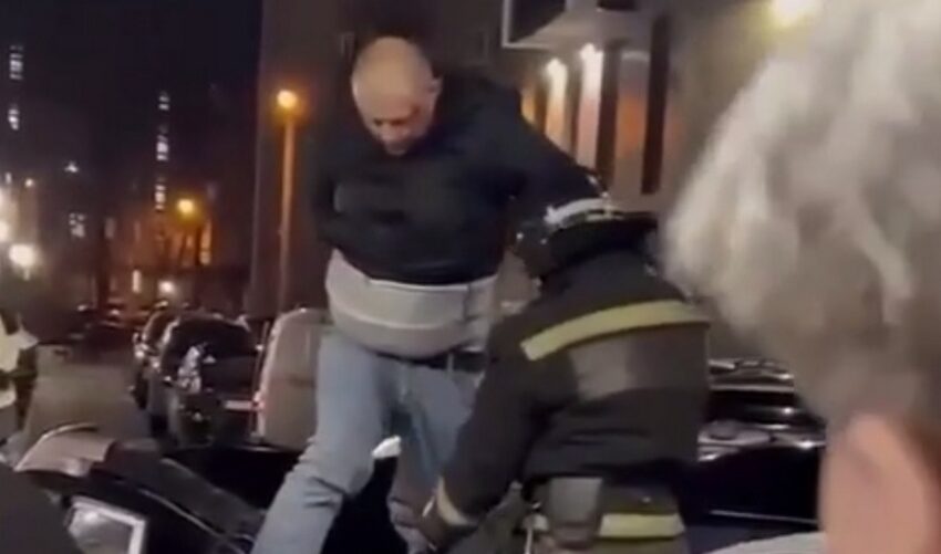 В Воронеже мужчина свалился с 19 этажа на автомобиль и выжил