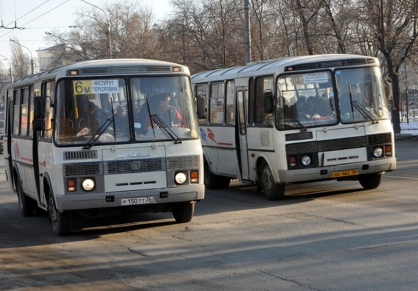 В Воронеже 9 и 16 апреля к городским кладбищам запустят автобусные маршруты