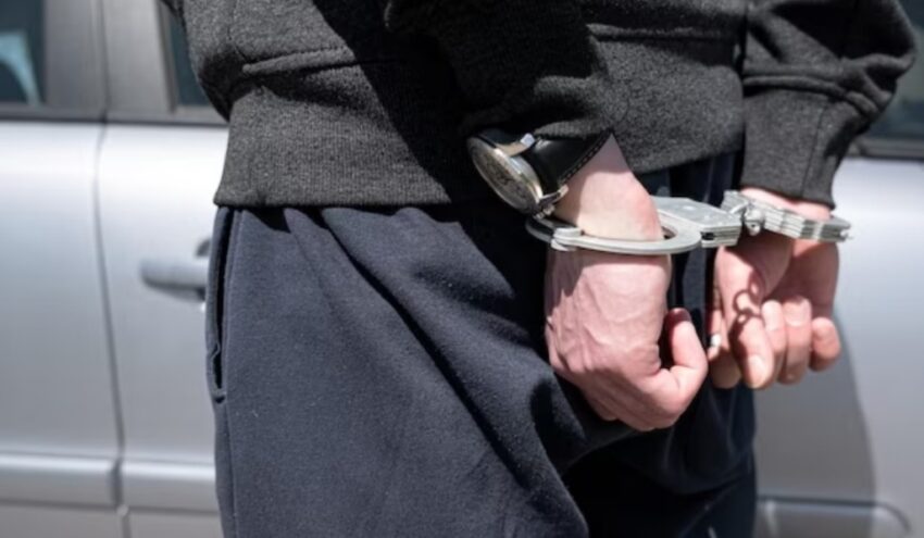 Напавшего возле гаражей на пятиклассника мужчину задержали в Воронеже