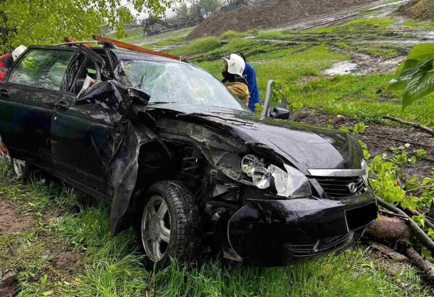 В Воронежской области скончался водитель легковушки, врезавшейся в припаркованный прицеп