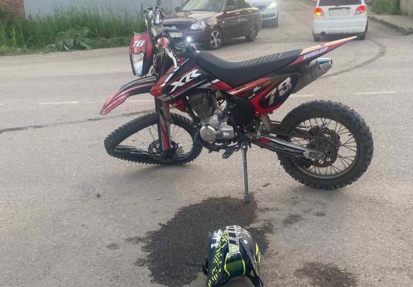17-летнего мотоциклиста сбил в Воронежской области Чери Амулет