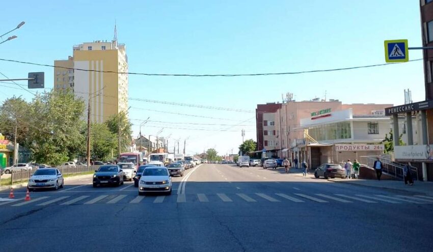 Водителя, по вине которого погиб пешеход, разыскивают в Воронеже
