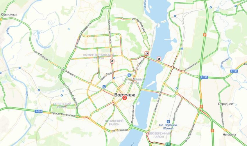 Сильный дождь и ДТП в Воронеже спровоцировали пробки