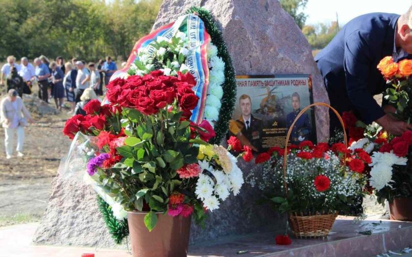В честь погибших в день мятежа ЧВК «Вагнер» летчиков открыли мемориал в Воронежской области
