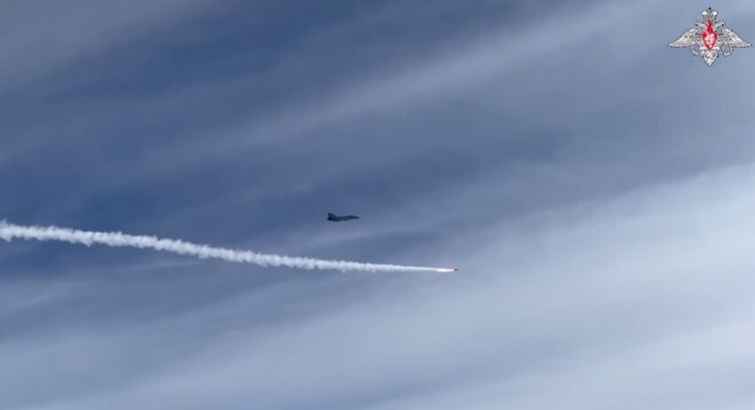 Небо над Черным морем начнут патрулировать самолеты с системой «Кинжал»