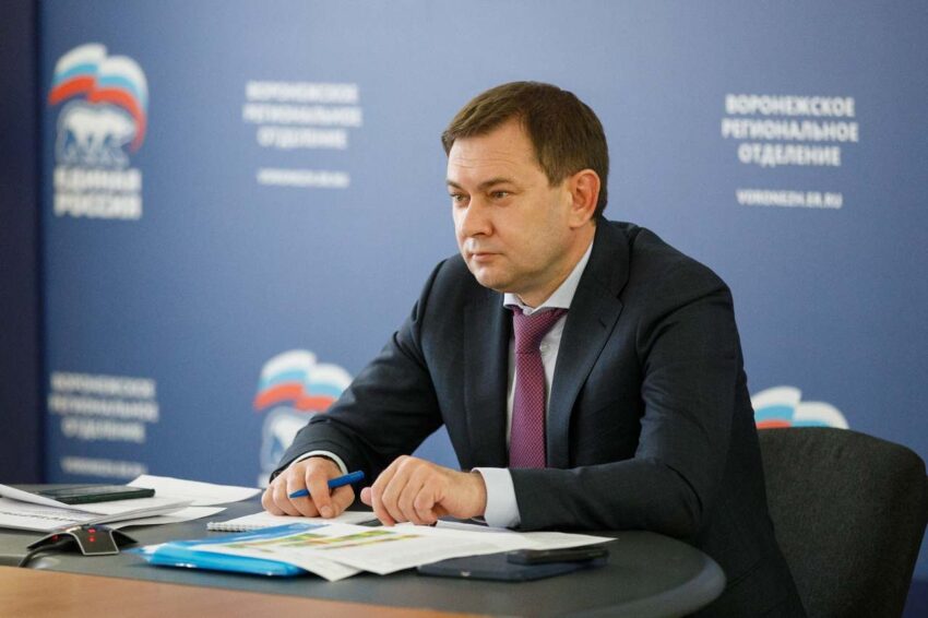 Участие в тематических приемах граждан принял Владимир Нетёсов