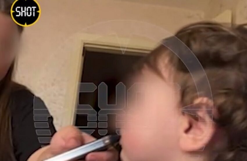 В Воронеже приёмная сестра заставила курить вейп 1,5-годовалую девочку