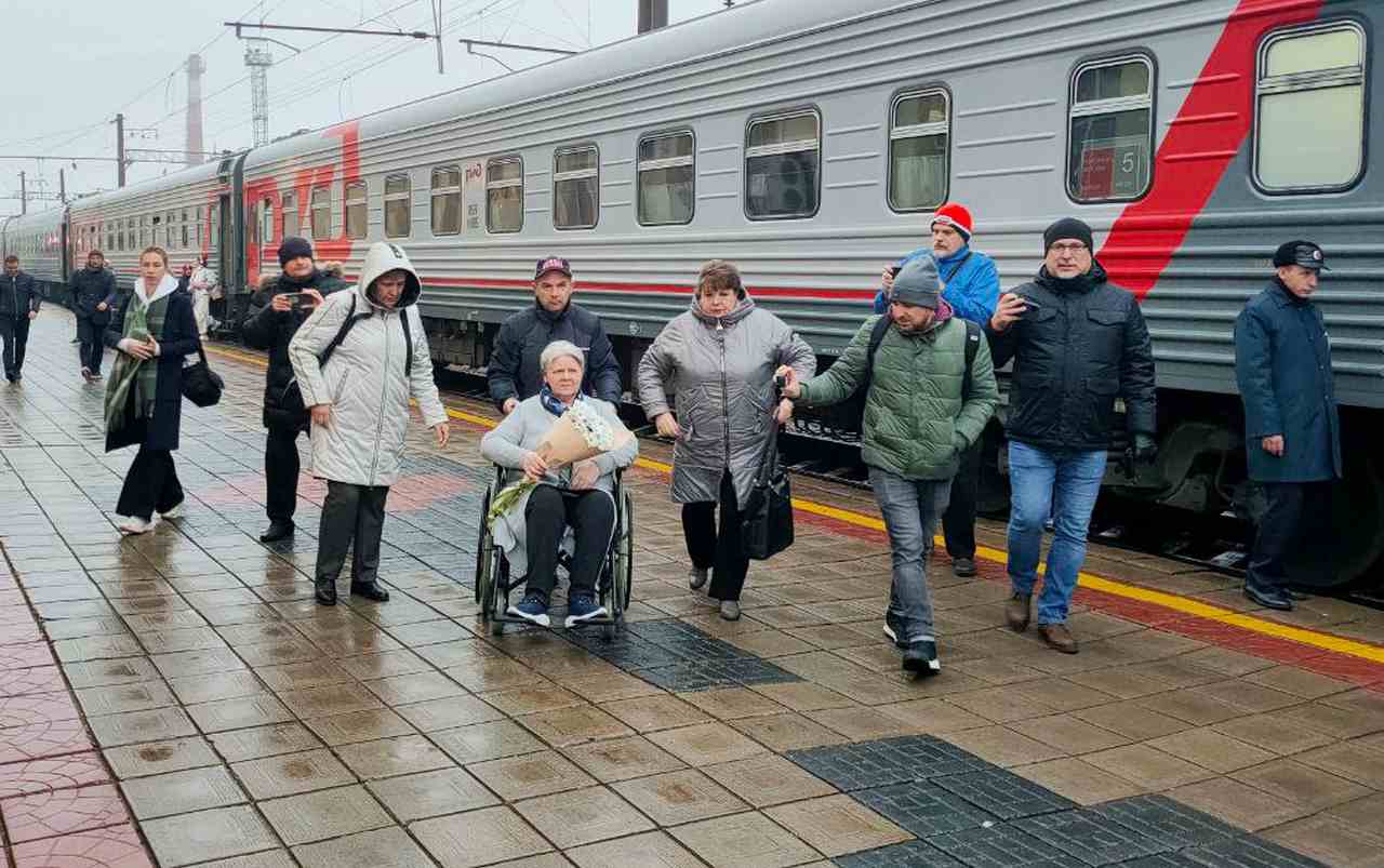 Пенсионерку, брошенную сыном в Мексике, разместят в воронежском санатории -  ВестиПК в Воронеже