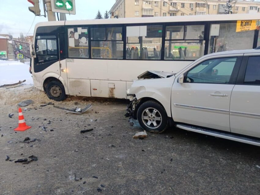 В ДТП с участием автобусов  в Воронежской области в 2023 году погибли 17 человек