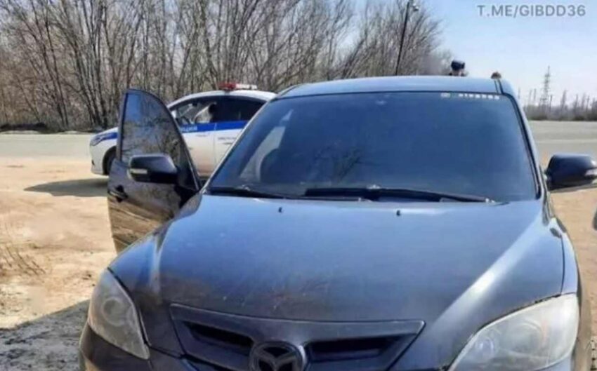 Водителя Mazda с долгом по штрафам ГИБДД в 130 тысяч рублей задержали под Воронежем