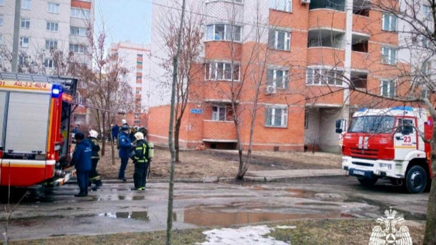 В Воронеже из горящей многоэтажки эвакуировали 8 детей и 10 взрослых