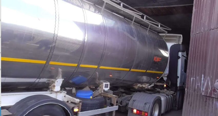Разбавившего тонной воды молоко водителя автоцистерны задержала воронежская полиция