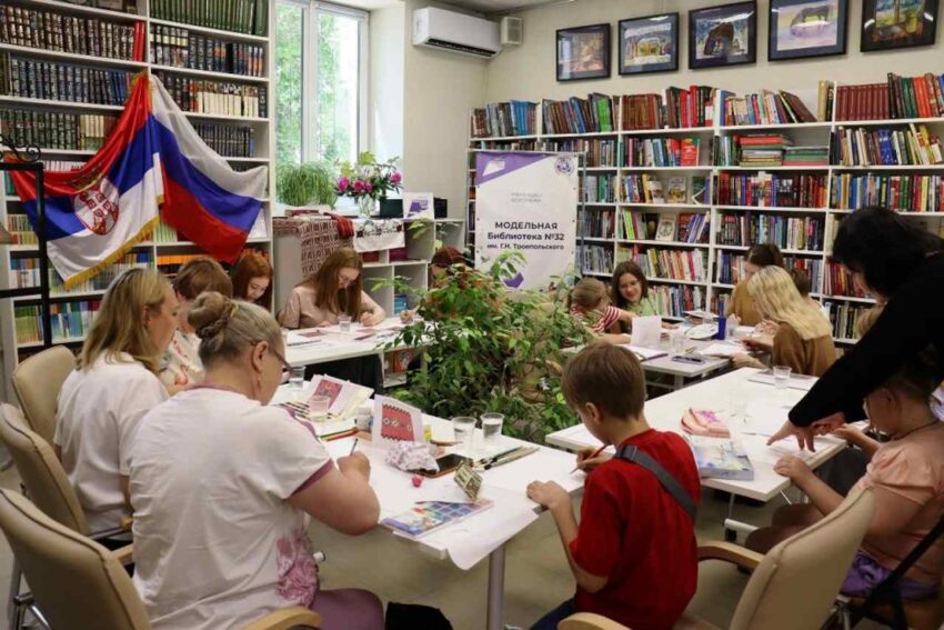 В Ленинском районе Воронежа состоялся уникальный международный мастер-класс «Краски Сербии»