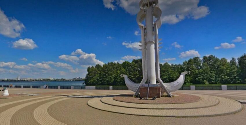 В Воронеже для поставки и установки экрана в фан-зону Адмиралтейской площади объявили поиск подрядчика