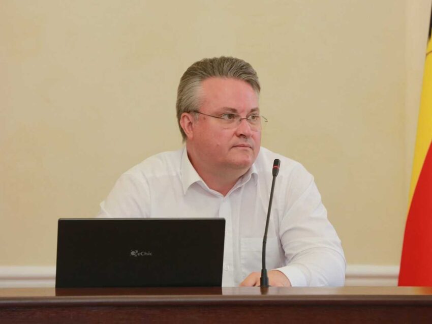 Еженедельное совещание со своими заместителями и руководителями управ районов провел мэр Воронежа
