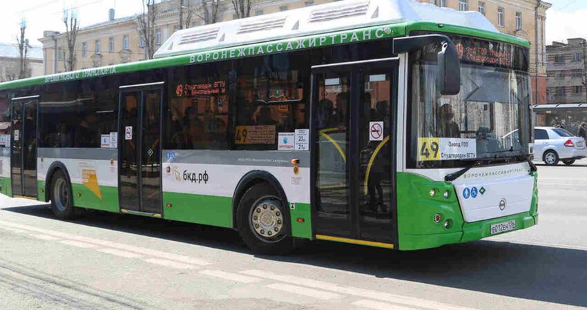 Более десяти популярных воронежских автобусов изменят маршрут
