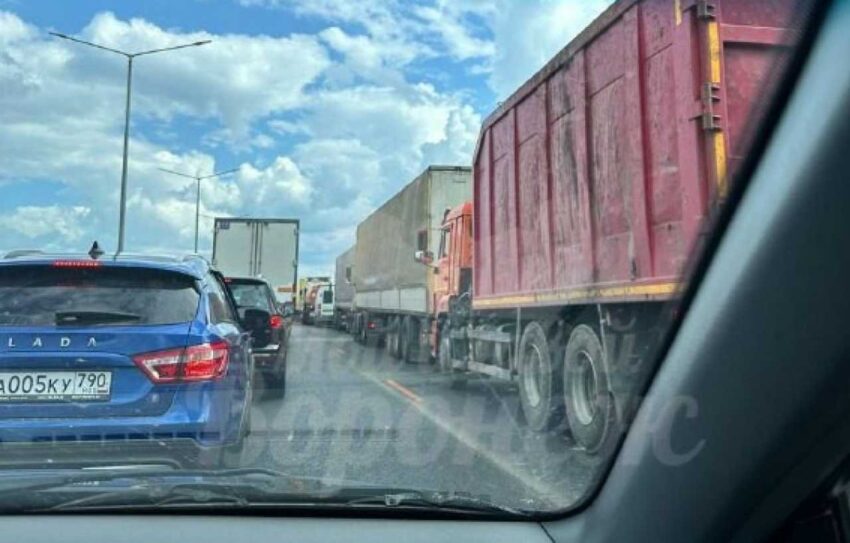 О пробке на трассе М-4 «Дон» под Воронежем сообщили очевидцы