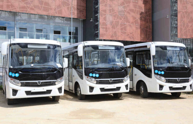 Новые автобусы для работы на городских маршрутах прибывают в Воронеж