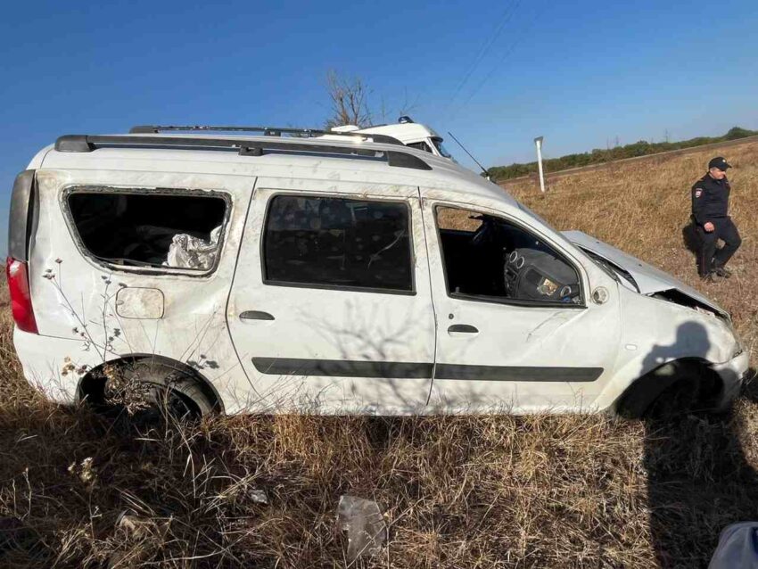 В столкновении двух легковушек в Воронежской области погиб водитель