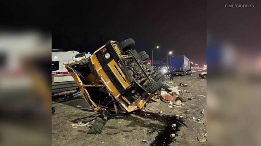 В ГИБДД сообщили подробности смертельного ДТП с автобусом и фурой под Воронежем