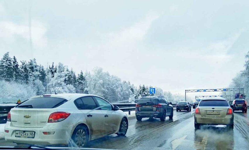 Из-да ДТП многокилометровая пробка образовалась на Московском проспекте Воронежа 