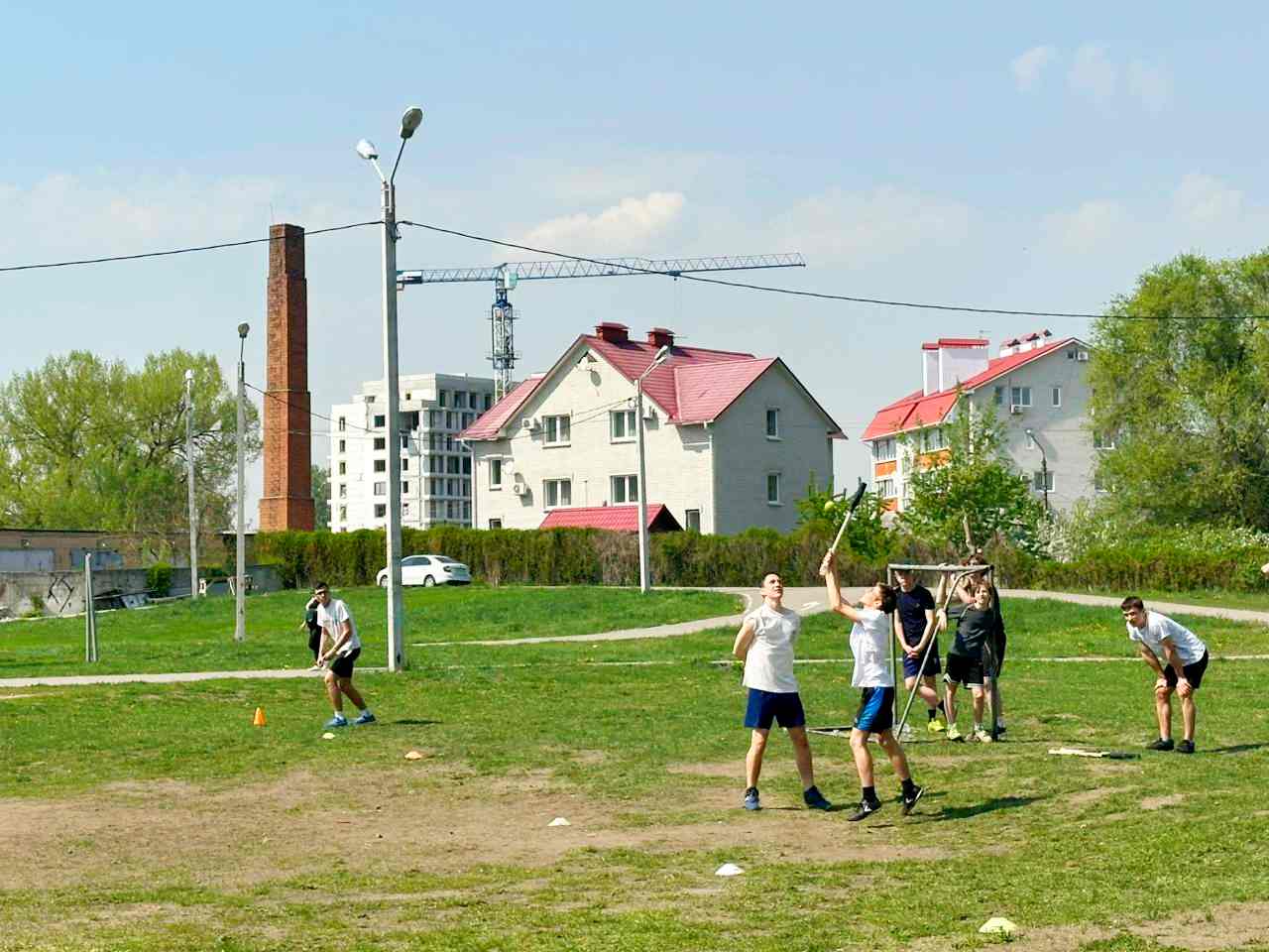 Юные спортсмены Ленинского района Воронежа соревнуются в лапте