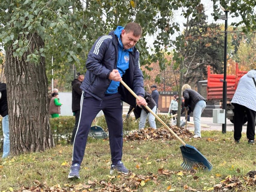 Владимир Нетёсов принял участие в общеобластном субботнике Жизнь партийная