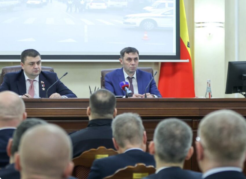 На еженедельном совещании в городской администрации главы районов доложили мэру Воронежа о проделанной работе