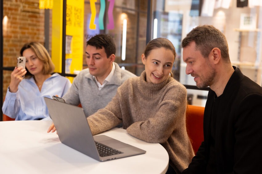 Возраст не помеха: воронежцы увлеклись нейросетями Интернет, коммуникации, новые технологии