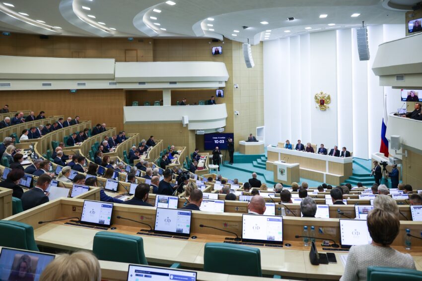 Жизнь партийная