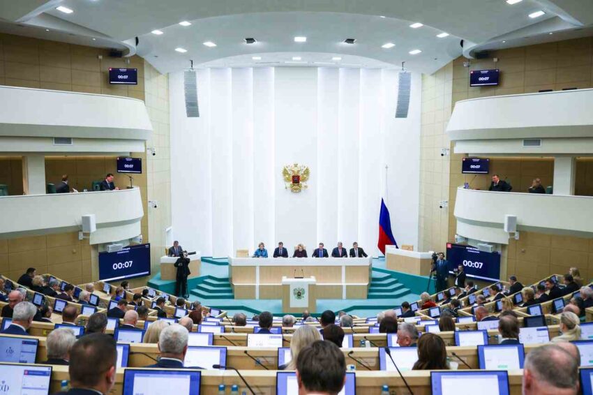 Жизнь партийная