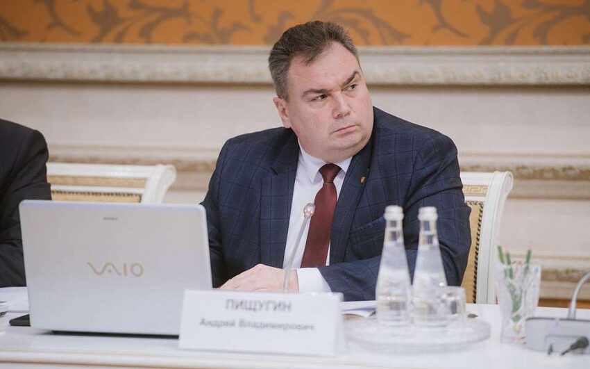 Домашний арест изменили на подписку о невыезде экс-мэру Борисоглебска Андрею Пищугину