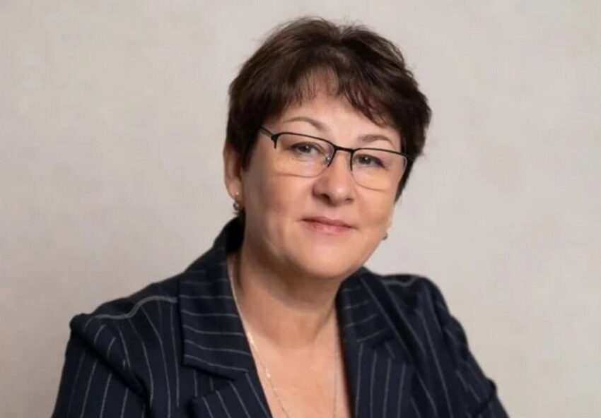 Директора МФЦ Майю Богдалову с юбилеем поздравил губернатор Александр Гусев Официально