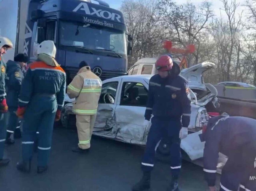 Массовое ДТП с погибшими произошло в Ростовской области