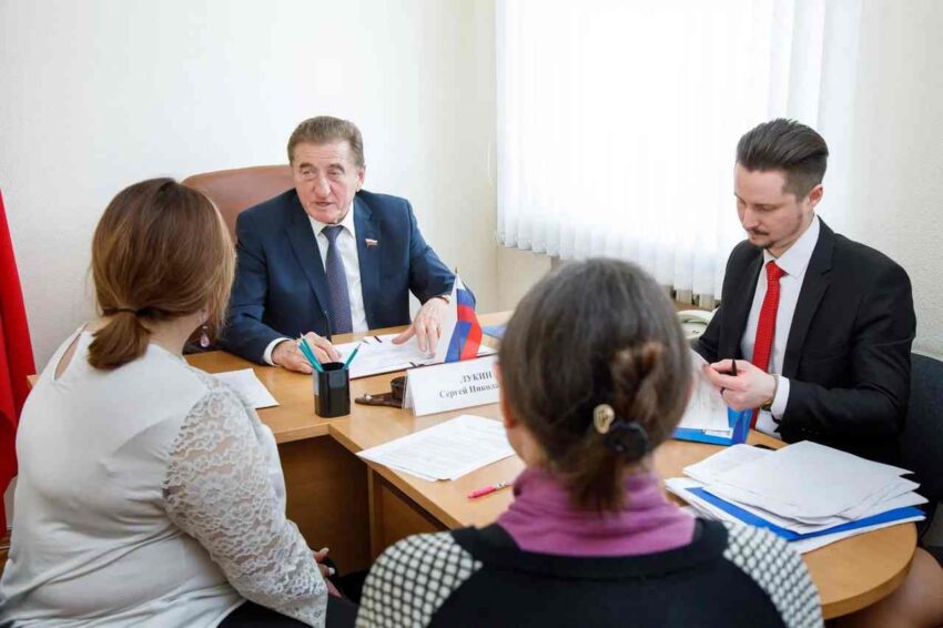 Качество коммунальных услуг, состояние инфраструктуры и долгожданная школа в «Задонье» Официально