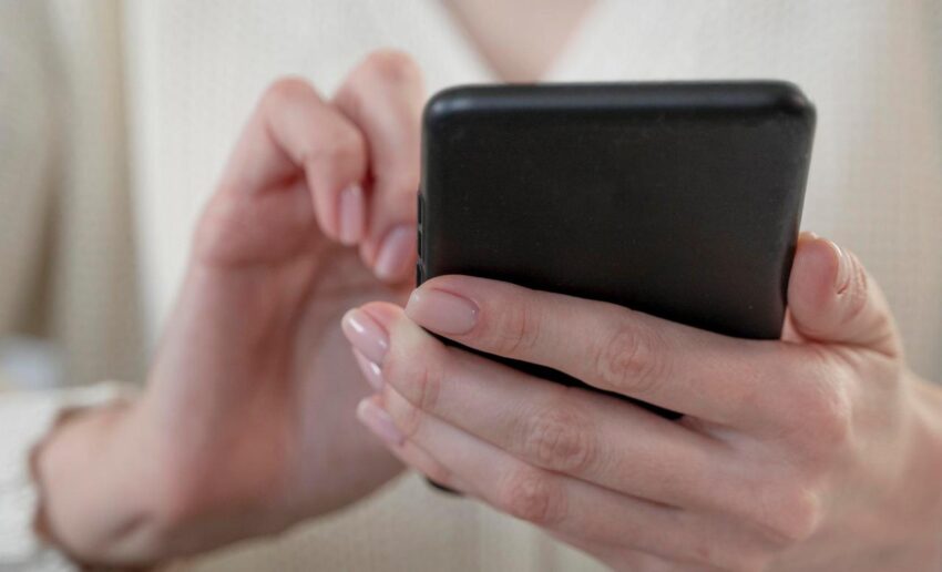 Почему может быть опасно расплачиваться с помощью перевода денег «по номеру» В России