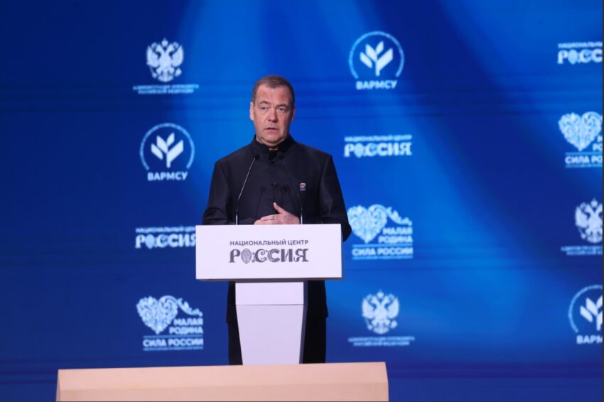 Жизнь партийная