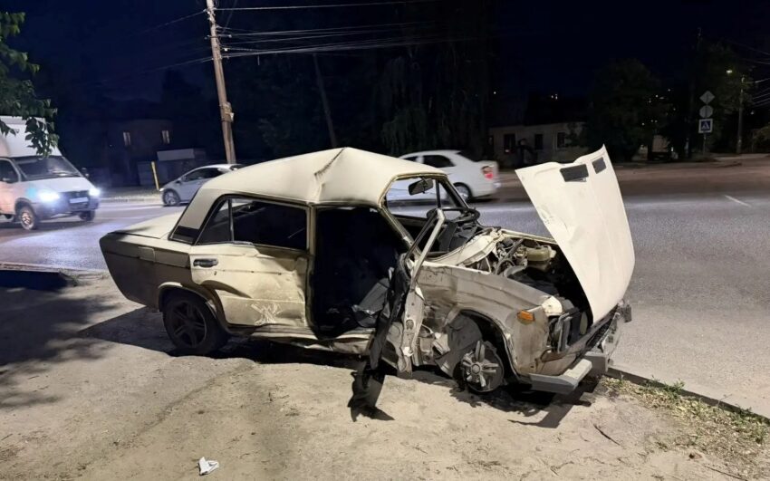 После лобового ДТП с Lexus RX 350 в Воронеже скончался в больнице водитель ВАЗа Авто